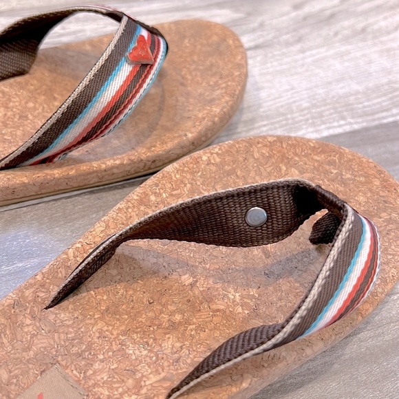 🩴Roxy cute multi color flip flops- gently used - Picture 4 of 4